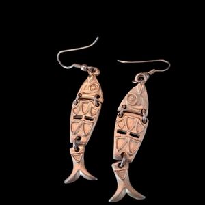 Fish wire pierced earrings brushed goldtone reticulated